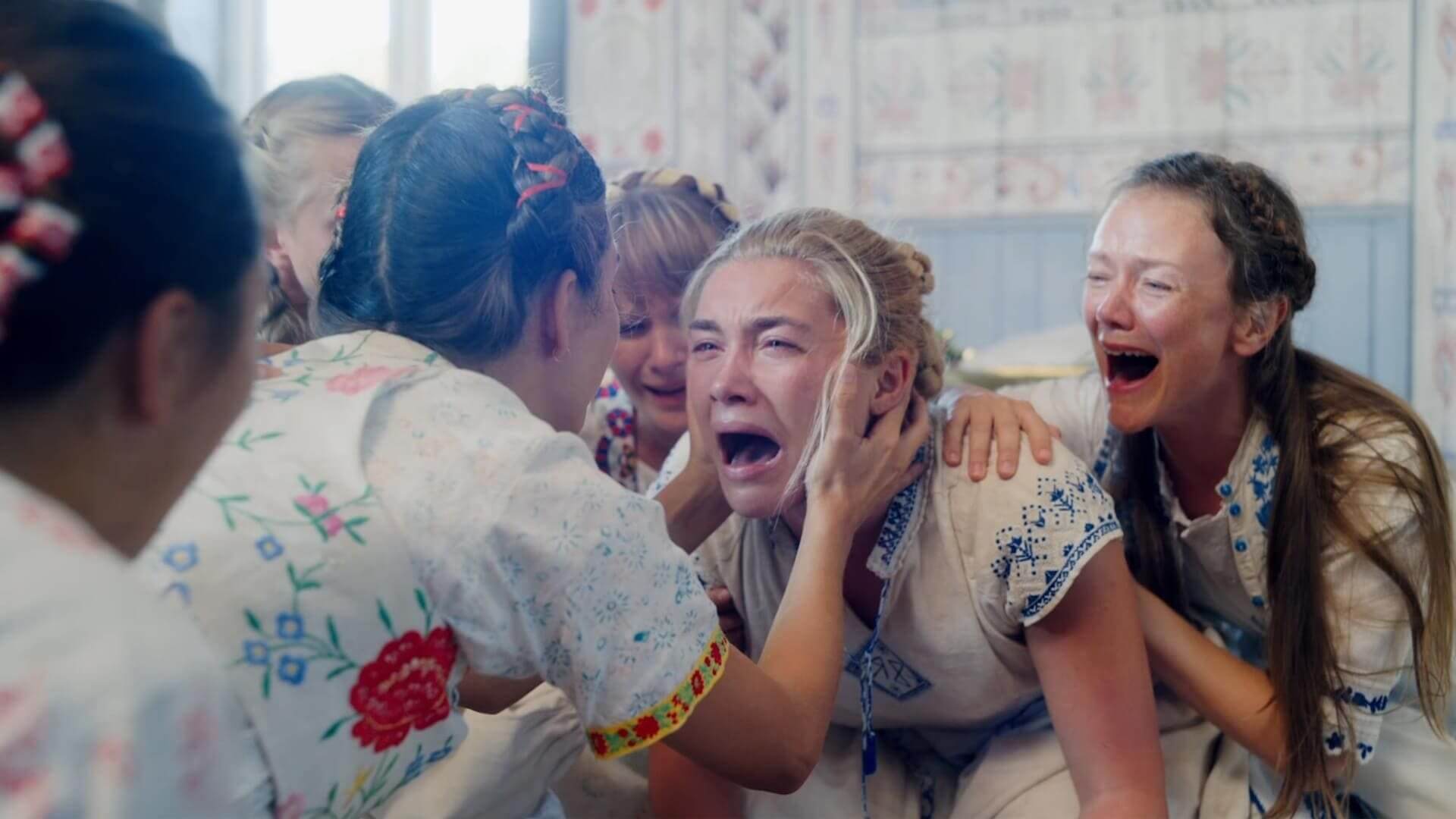 Florence Pugh crying in Midsommar -